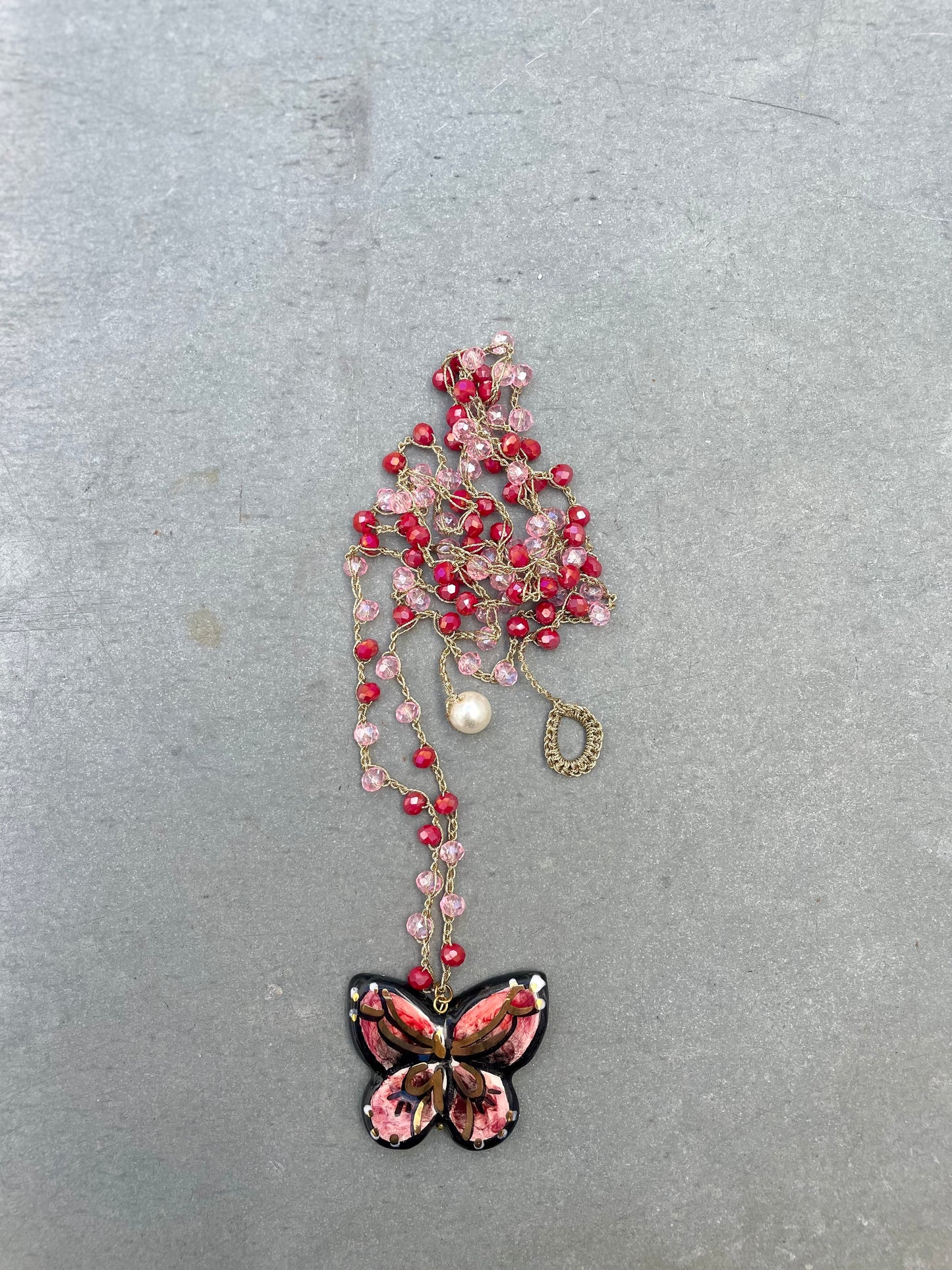 Collar Mariposa Roja